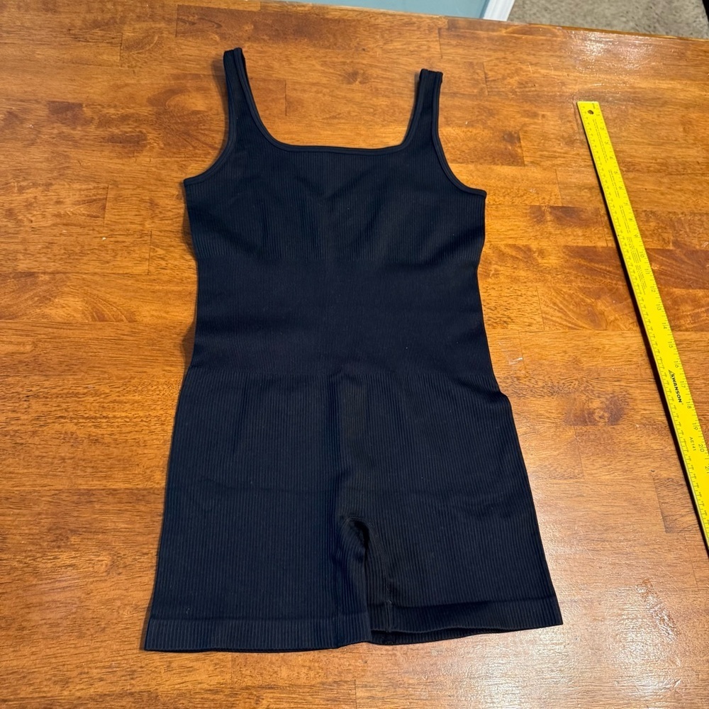 NWOT OQQ Black Ribbed Sleeveless Romper size large yoga workout square neck